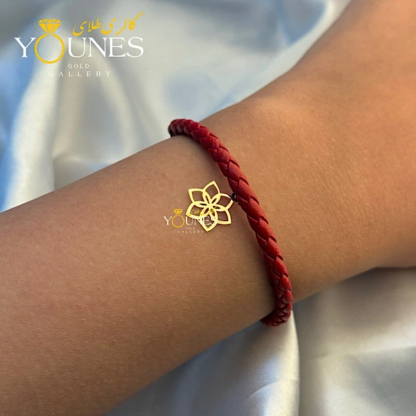 دستبند چرم گلبرگ طلا